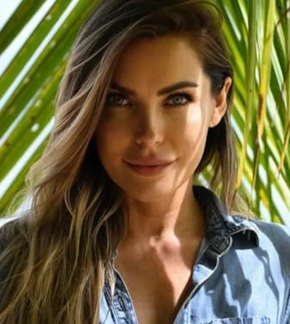 фотография Кристал Хефнер