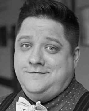 Роман Попов