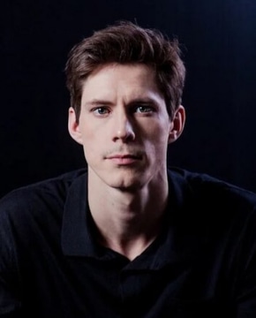 Денис Котельников