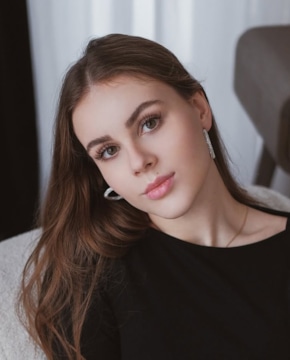 Эмили Курие