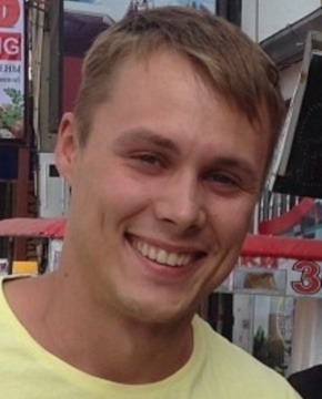 Антон Попов