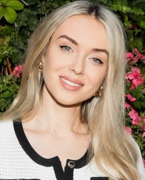 Ксения Сухинова