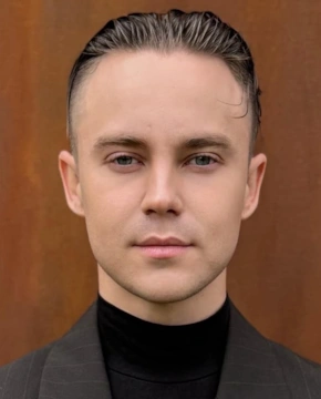 Артем Пивоваров