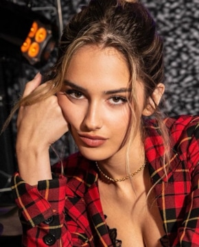 Джулия Баттерз