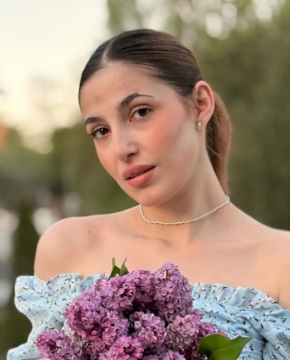 Лолита Суворова