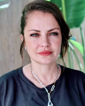 Долорес Фонци