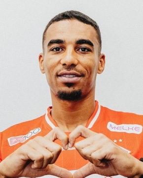 Александер Джику