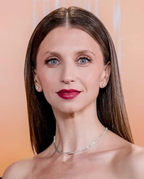 Анна Тихомирова