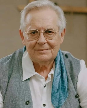 Юрий Стоянов