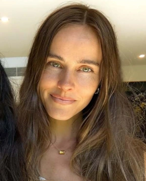 Әйелі досының жыныстық қатынасқа түскенін бақылайды