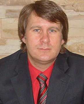 Руслан Устинов