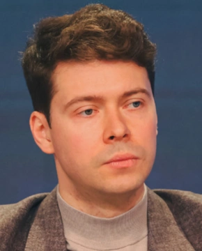 Илья Медведев