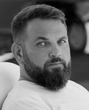 Роман Новак