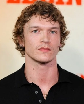 Коннор Стори