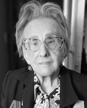 Нина Сахарнова