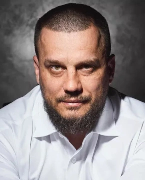 Максим Антонов