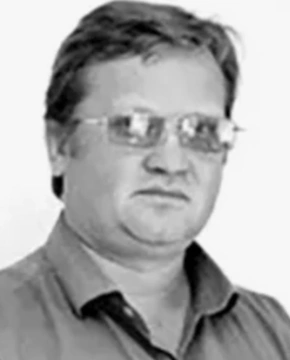 Альберт Комаров