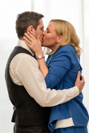 постер Мама может