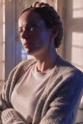 постер Переведи ее через Майдан