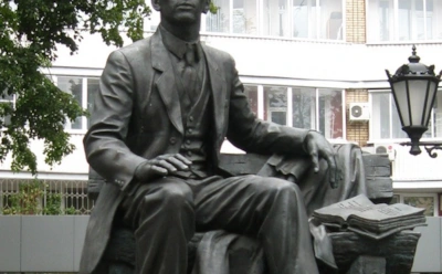 Памятник Габдулле Тукаю в Москве