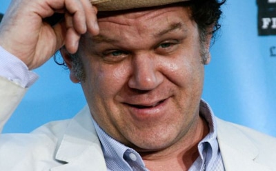 Джон Си Райли в шляпе