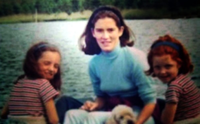 Сара Фергюсон в детстве с мамой и сестрой