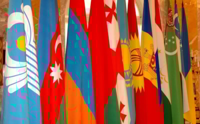 Выход Украины из СНГ. Нелогичное сжигание мостов