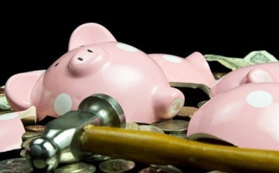 Как сохранить деньги во время дефолта