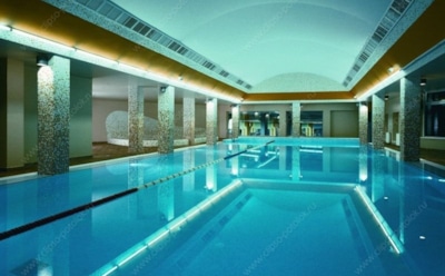 Декор потолка в бассейне