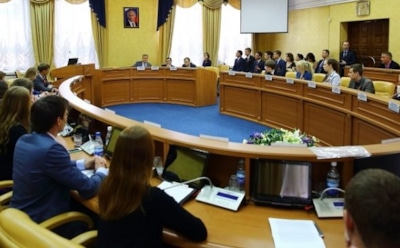 Сергей Ерощенко провел встречу с представителями молодежной думы Иркутска