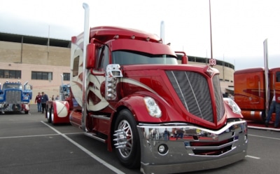 Виды и назначение седельных тягачей