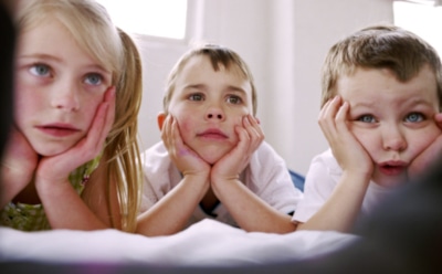 Можно ли ребенку смотреть телевизор?