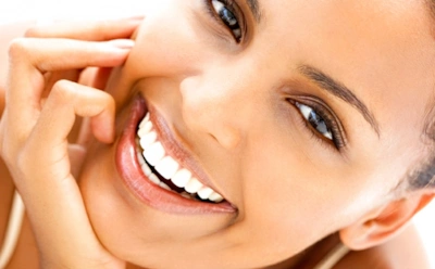 Где лучше отбелить зубы, дома или у стоматолога?