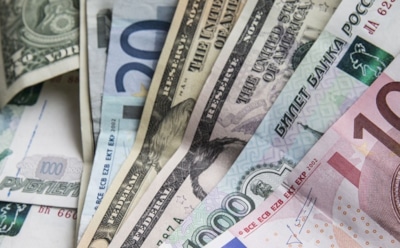 От чего зависит курс евро?