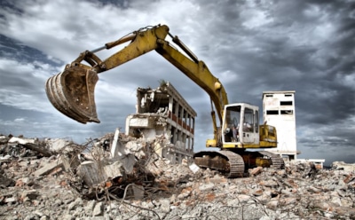 Особенности демонтажа зданий