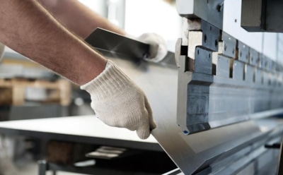 Особенности производства металлических дверей