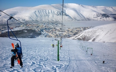 В Мурманской области группа из туристов попала под лавину