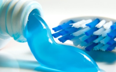 Ученые нашли в зубной пасте смертельно опасный компонент