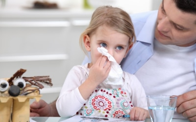 Ученые рассказали, как распознать серьезный недуг по насморку