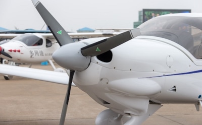 В Московской области легкомоторный самолет влетел в сугроб