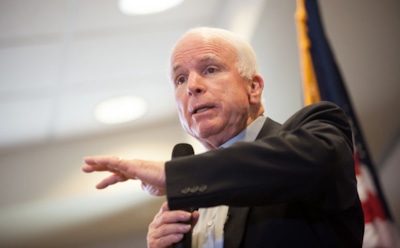 Пранкеры "развели" Маккейна на откровения о санкциях против РФ