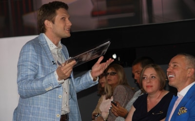 СМИ: Борис Корчевников остается ведущим шоу "Прямой эфир"