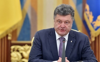 Порошенко обещает «не оставлять без поддержки» жителей Крыма
