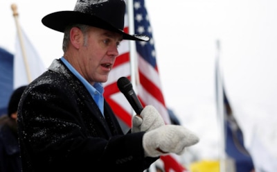 Новый глава МВД США приехал на работу на коне и в костюме ковбоя