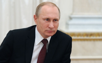 Владимир Путин поздравил всех женщин с 8 марта стихами Бальмонта