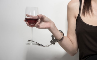 Ученые выявили неожиданную причину алкоголизма