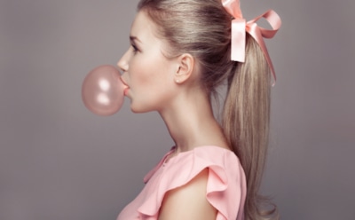 В магазинах Приморья обнаружена жвачка с призывами к опасным действиям