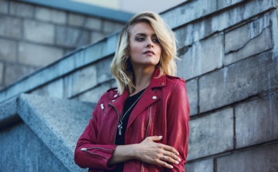 Александра Воробьева удивила фанатов новым образом