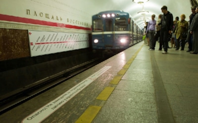 СМИ: в метро Санкт-Петербурга найдена еще одна невзорвавшаяся бомба