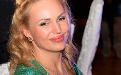 Алла Довлатова показала трогательное фото новорожденной дочери